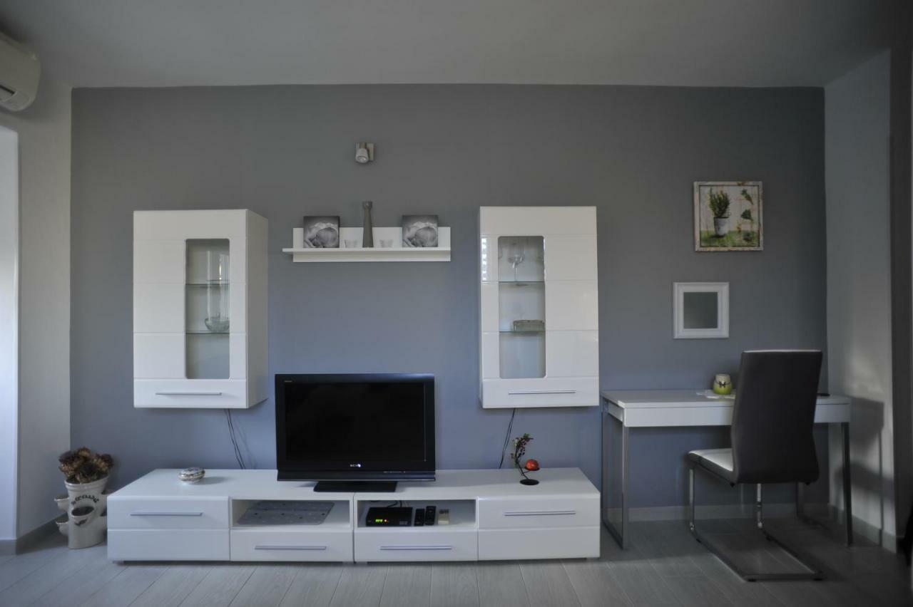 רוביני Apartment Stefania מראה חיצוני תמונה